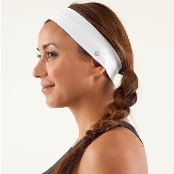 New Lululemon Fly Away Tamer Headband - Picture 4 of 4